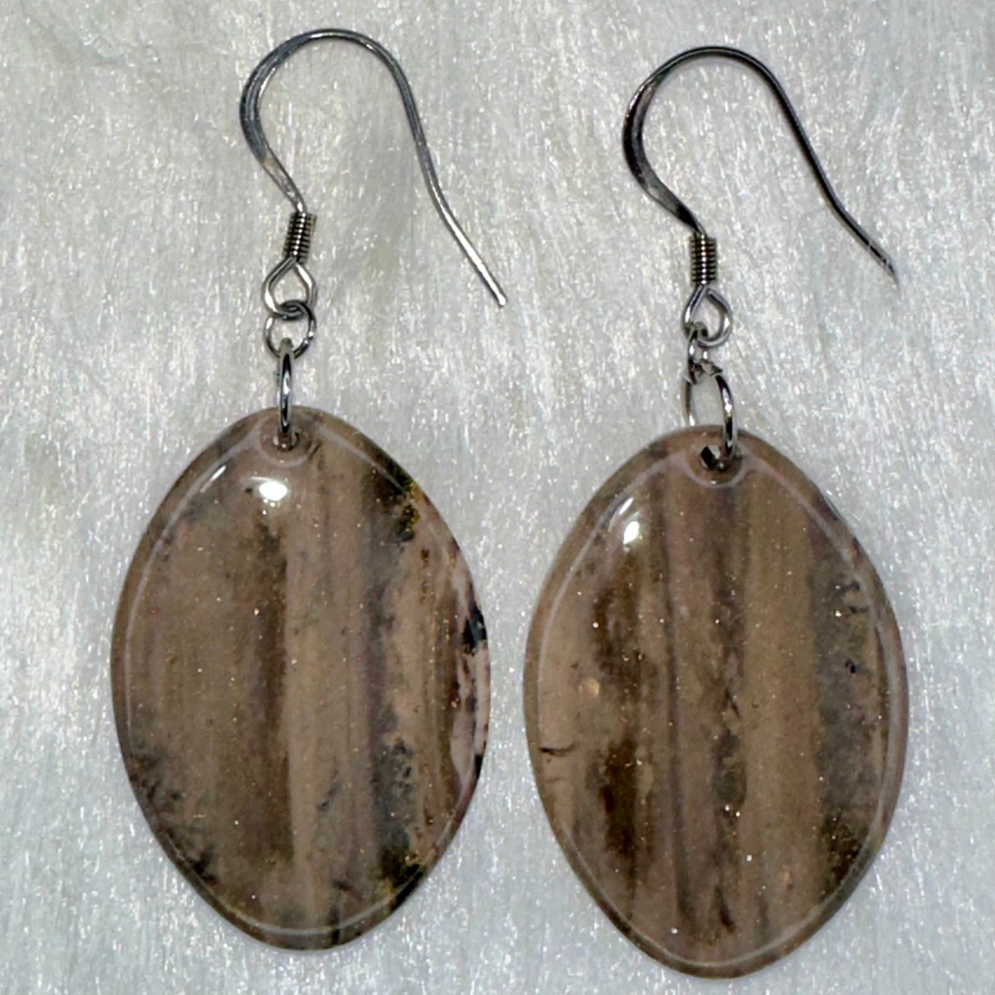 Stone Calm Oval Dangle Earrings